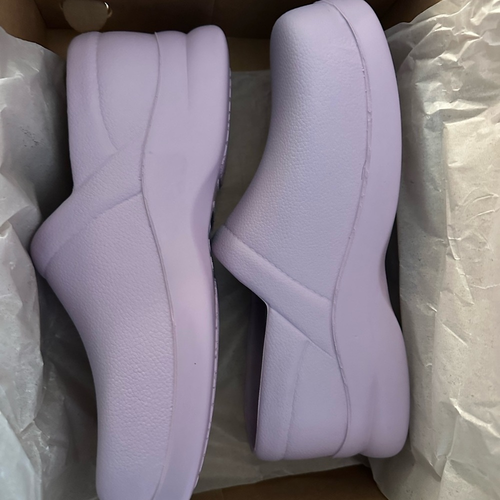 Klogs Lavender Mules
